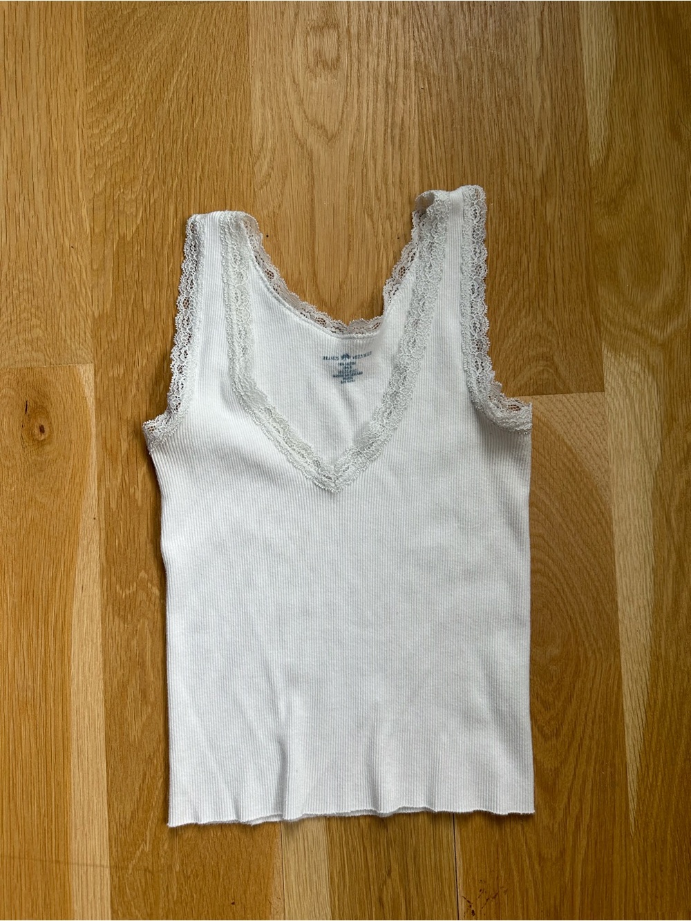 Brandy Melville Lace Trim V-Neck Ribbed Tank - white